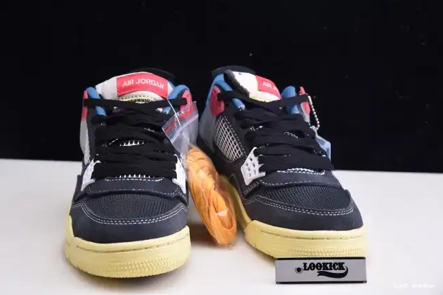 Rep LUCY UNION JORDAN 4 AIR OFF RETRO NOIR DC9533-001 0407